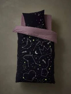Parure Housse De Couette + Taie D'oreiller Avec Détails Phosphorescents MISS CONSTELLATION Marine / Parme - Vertbaudet -Magasin De Literie Pour Enfants parure housse de couette taie doreiller avec details phosphorescents miss constellation 2